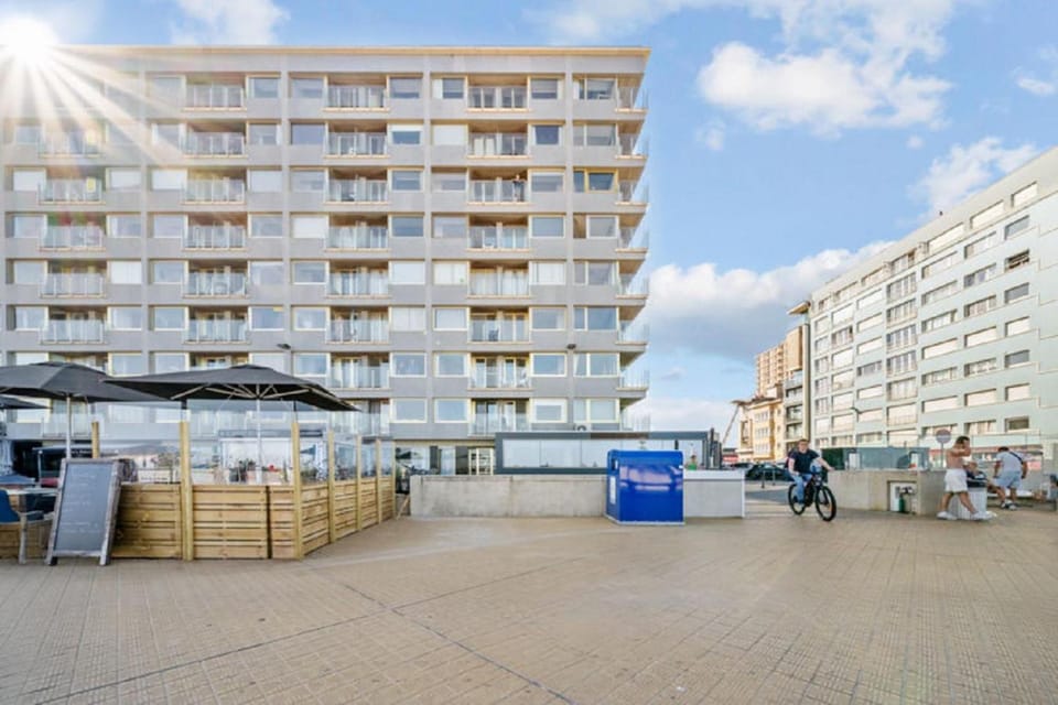 Property building, Day