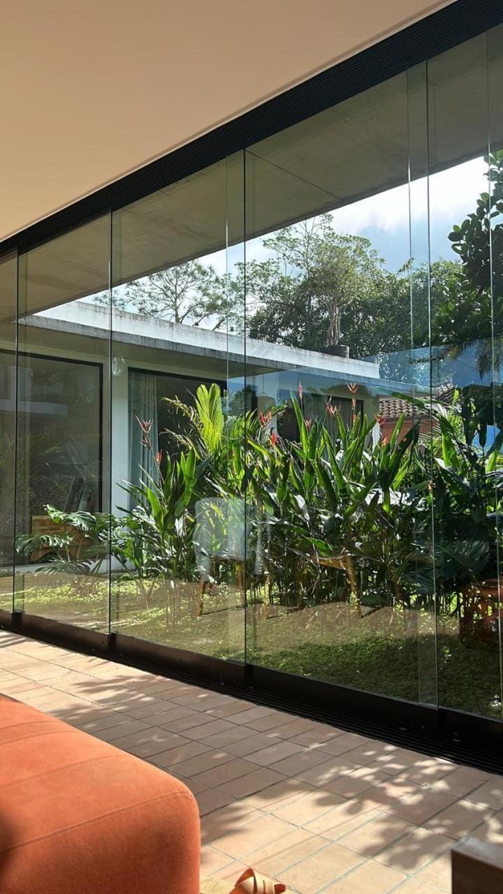 Casa recem construida in Itamambuca House in State of São Paulo