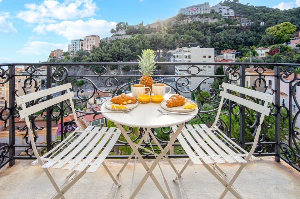 Patio, Natural landscape, View (from property/room), Balcony/Terrace