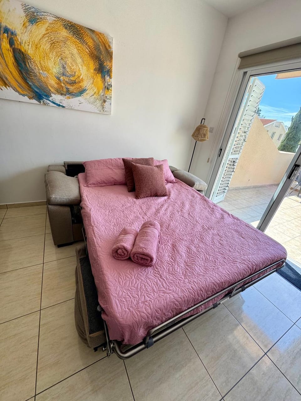 Bed, Living room