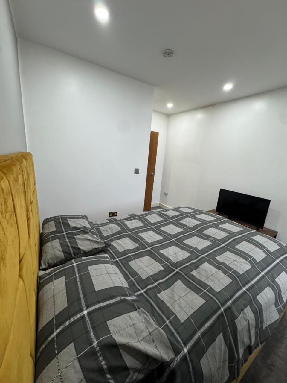 Double Bedroom Bed and Breakfast in Cardiff