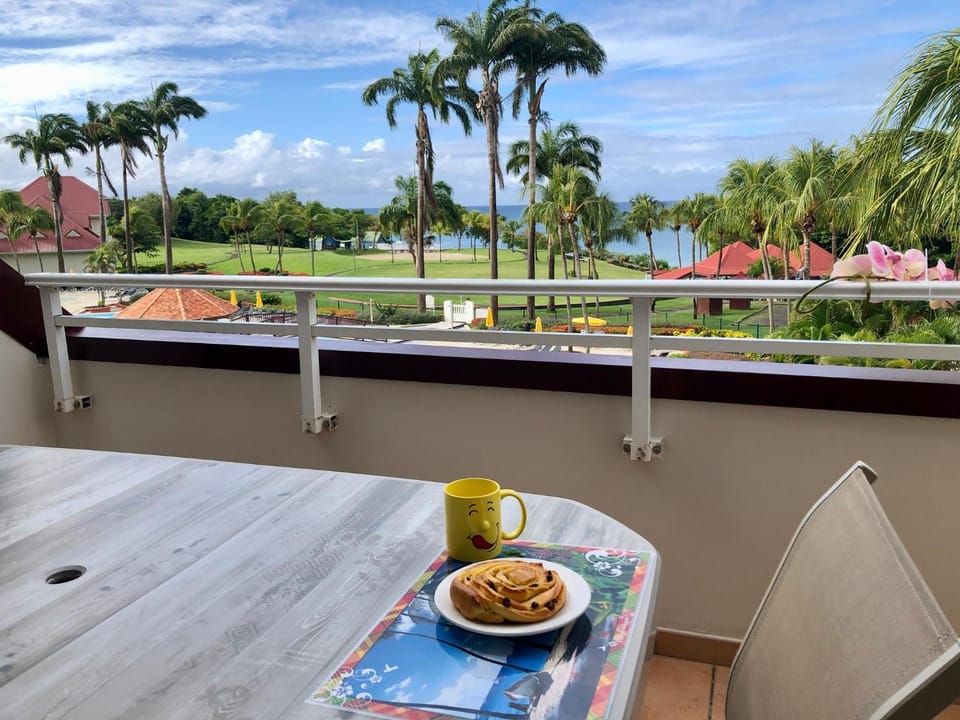 Balcony/Terrace, Dining area, Pool view, Sea view, Bath, kitchen
