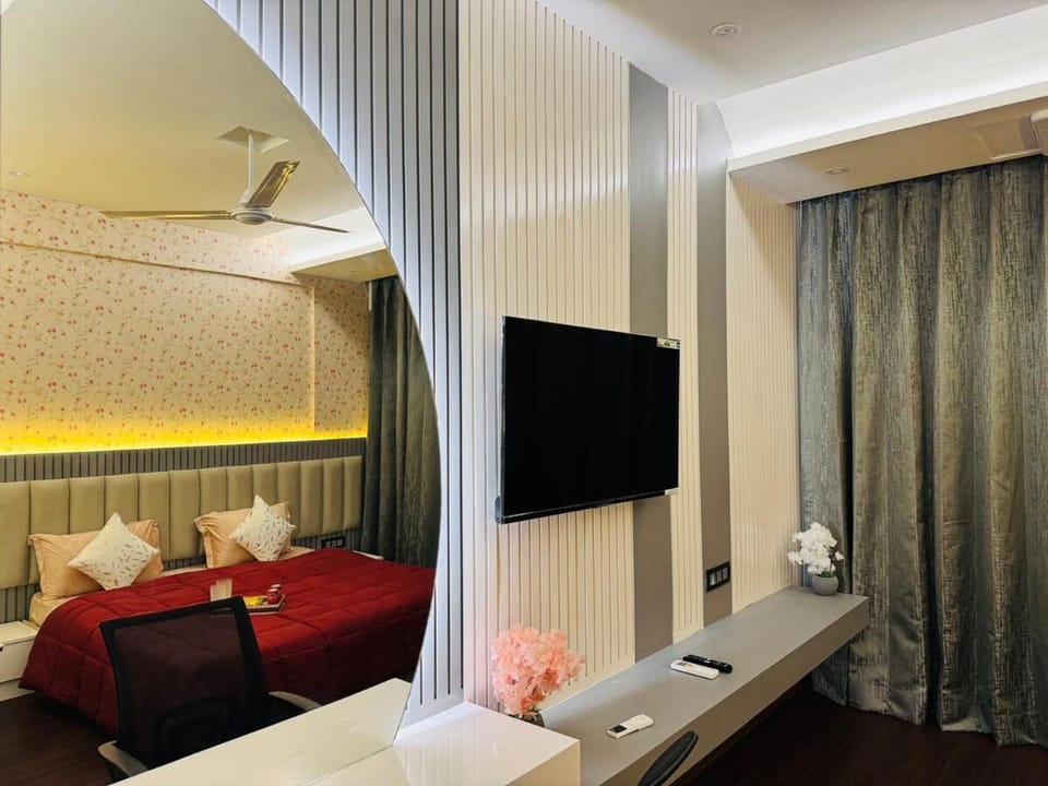 The Urban Romance - Cozy Modern and Romantic Studio Apartment in Dehradun