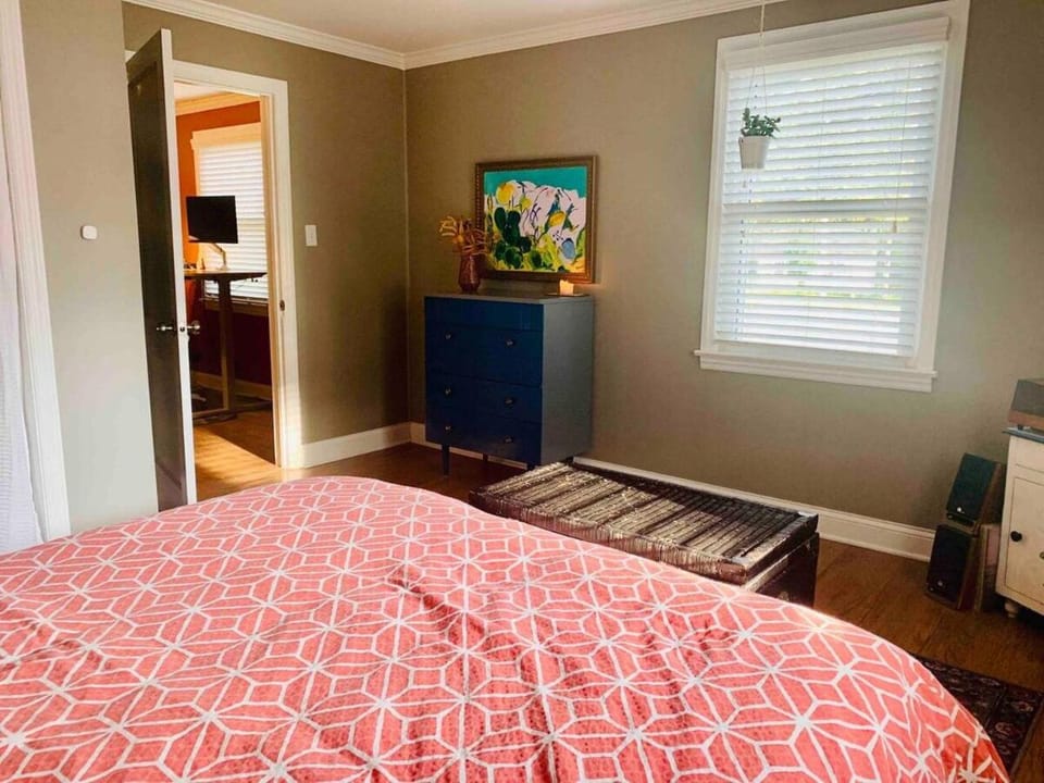 Downtown - 2 bed, 1 bath - KC House in Raleigh