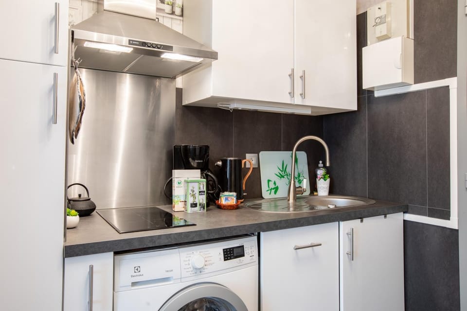 Kitchen or kitchenette, stove, kitchen
