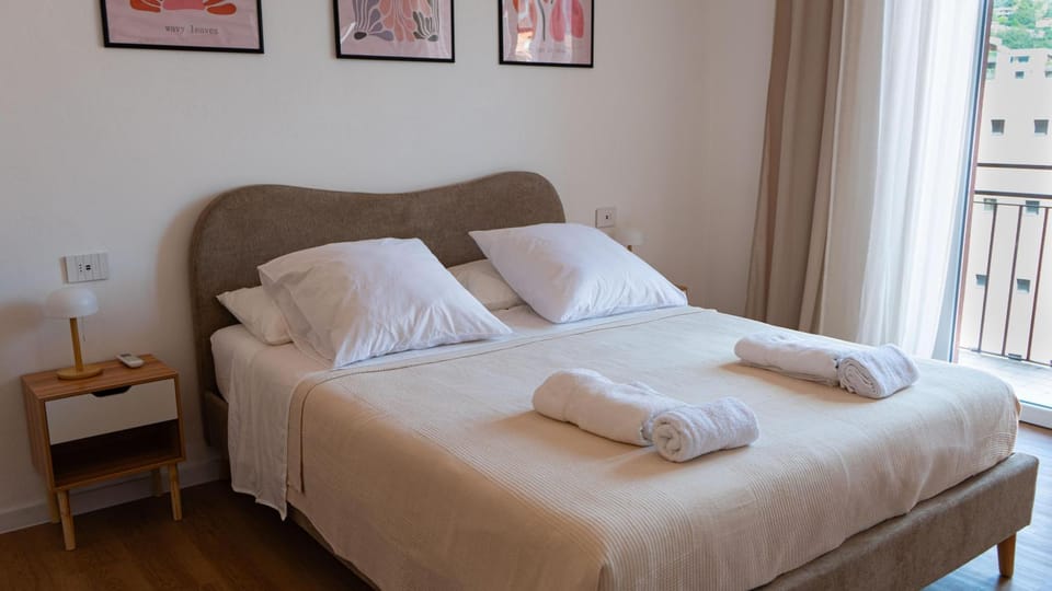White Noise Como - Private Room Vacation rental in Como