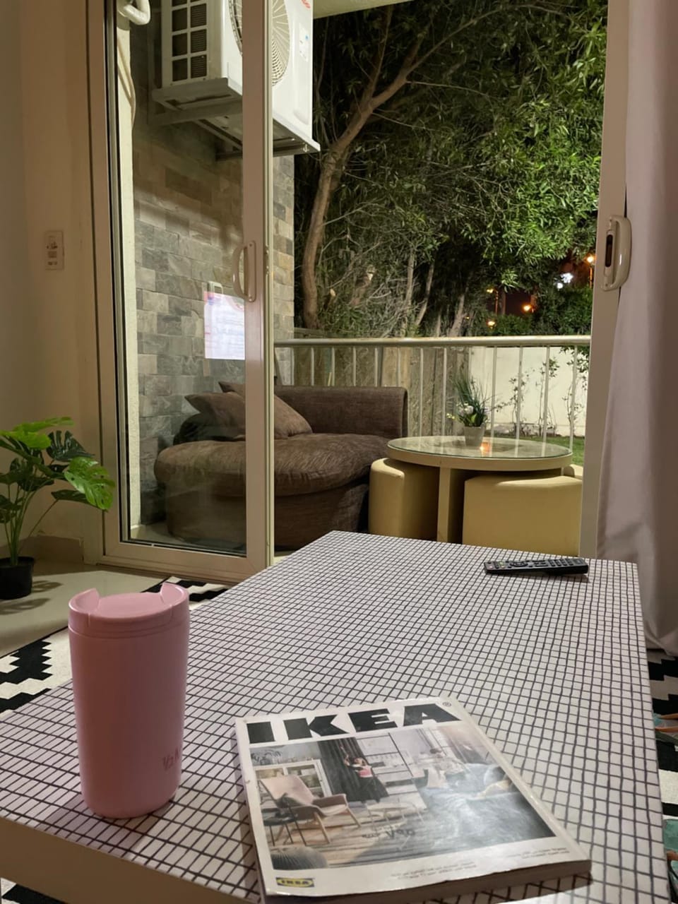 Living room, Garden view