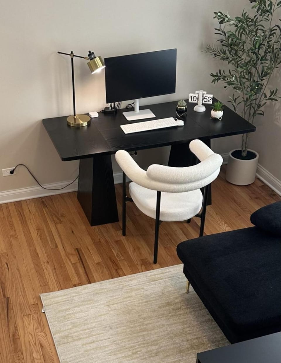 Sleeps 26 • Modern Multi-Unit • Gym • Workspaces House in Chicago