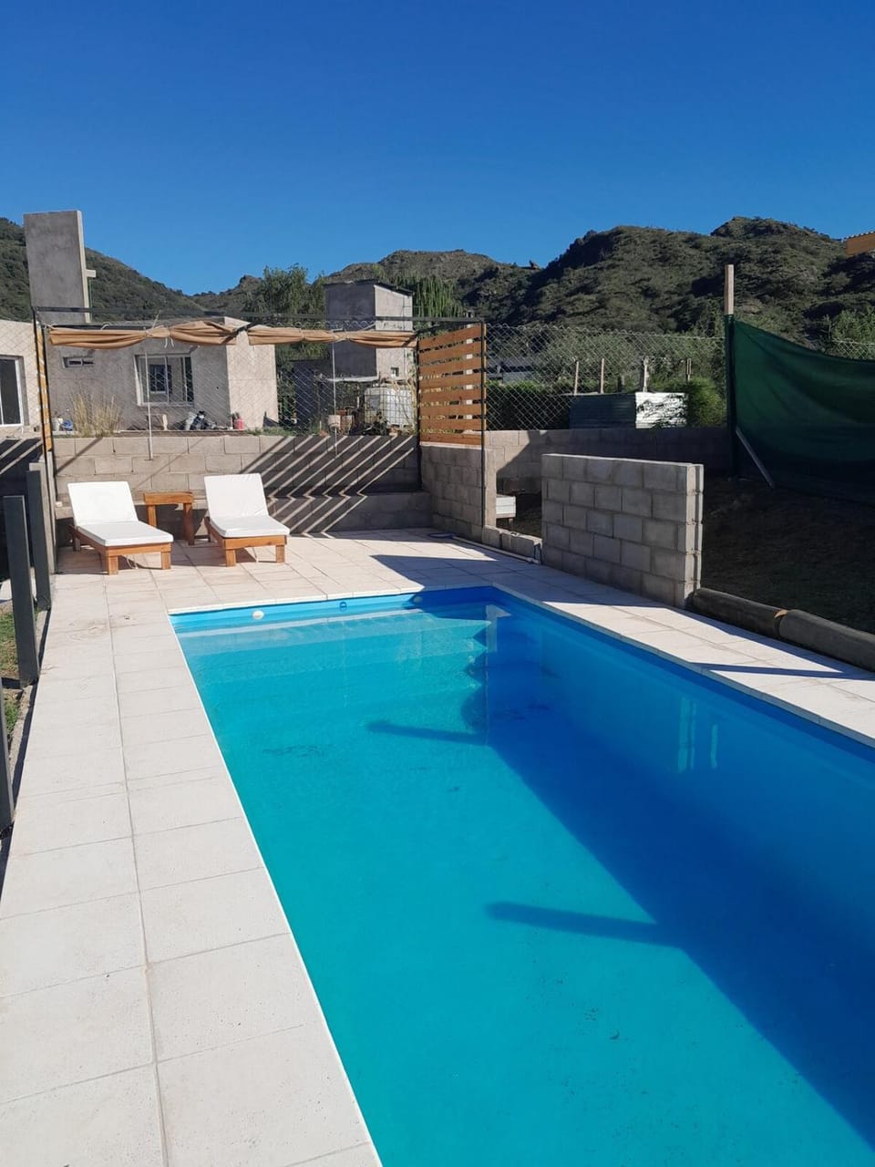 Property building, Day, Natural landscape, Mountain view, Swimming pool, sunbed