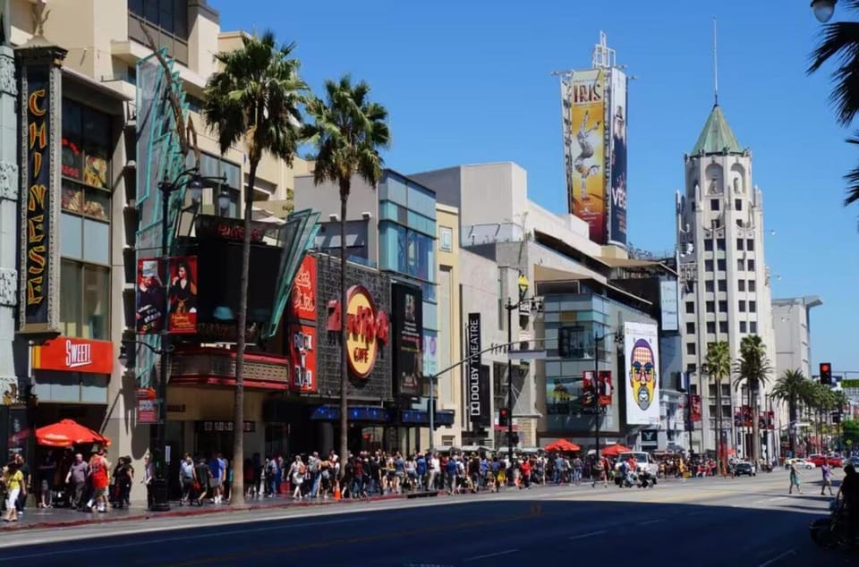 Day, Neighbourhood, City view, Street view, Location, group of guests