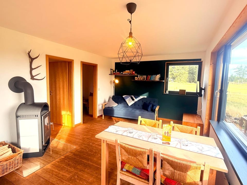 Communal lounge/ TV room, TV and multimedia, Living room, Seating area