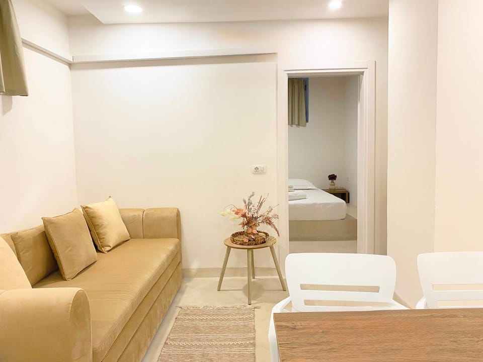 SMART STAY - Cave By the Sea Apartment in Tirana County, Albania