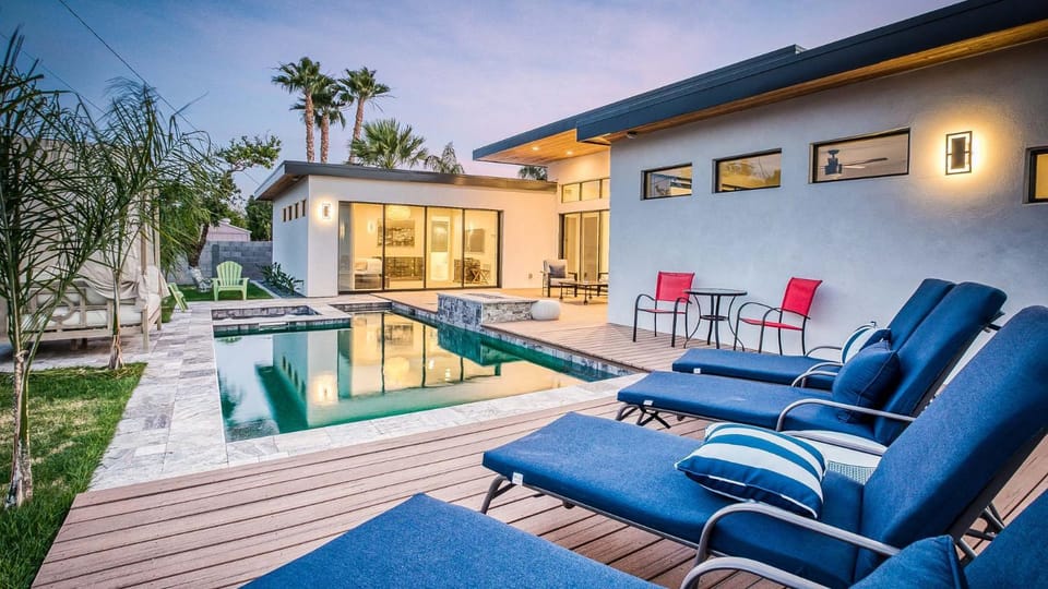 Seating area, Pool view, Swimming pool, Swimming pool, sunbed