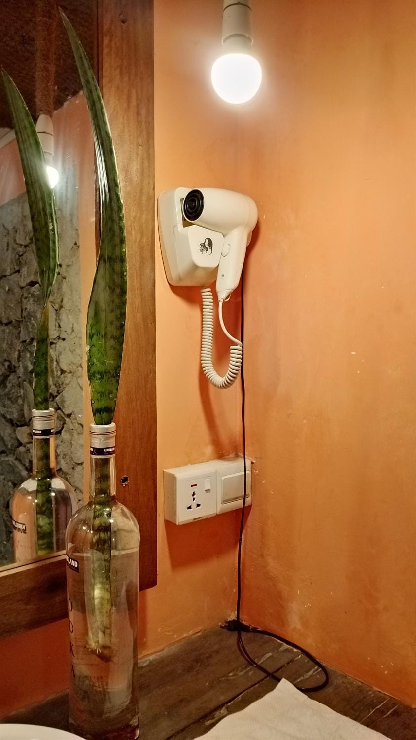 Bathroom, hair dryier, heating