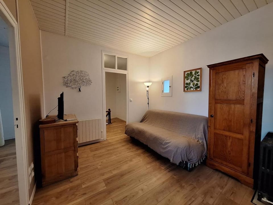 Charmant T2 Aux 2 Marronniers Apartment in Nouvelle-Aquitaine
