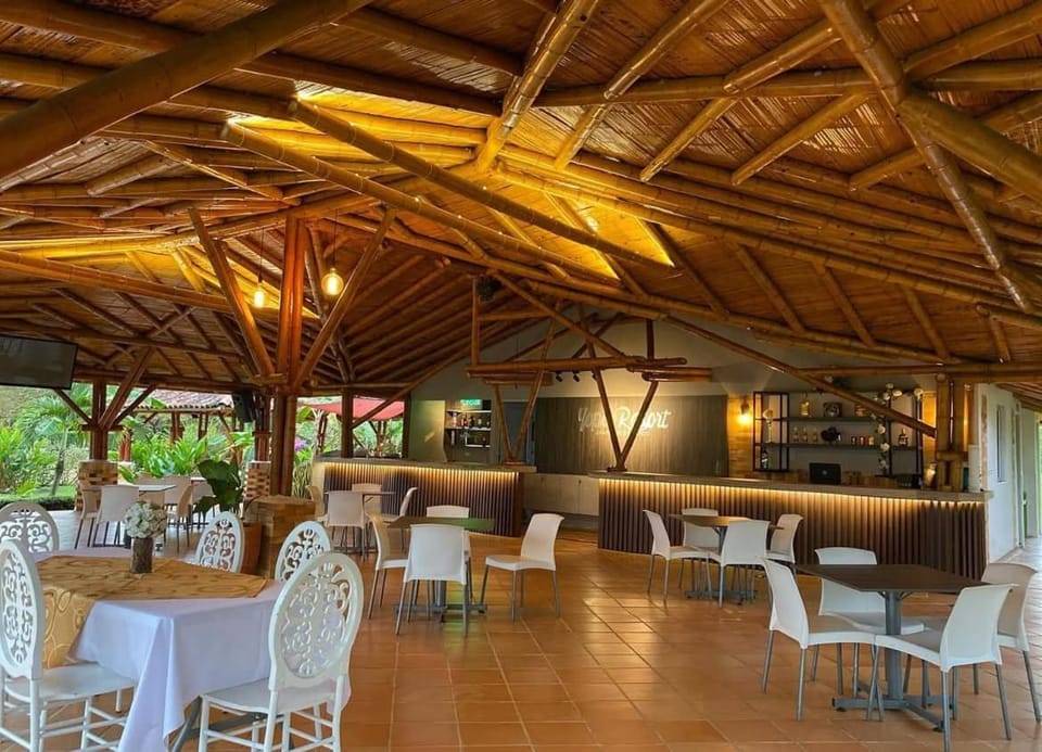 Restaurant/places to eat, Communal lounge/ TV room