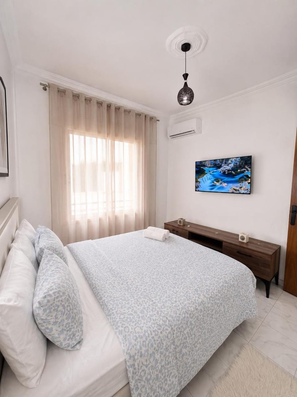 Appartement Moderne de 2 Chambres Lumineux Idéal pour Familles Apartment in Tangier
