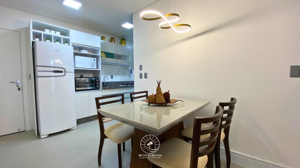 Studio 150m do mar | Ar | Piscina | Aceita Pet Apartment in State of Santa Catarina