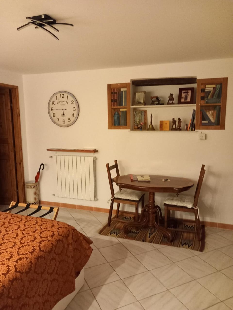 Seating area, Dining area, Bedroom, internet