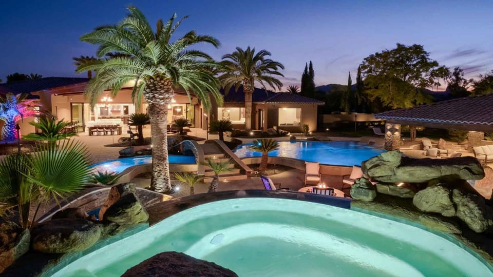 Property building, Garden view, Pool view, Swimming pool