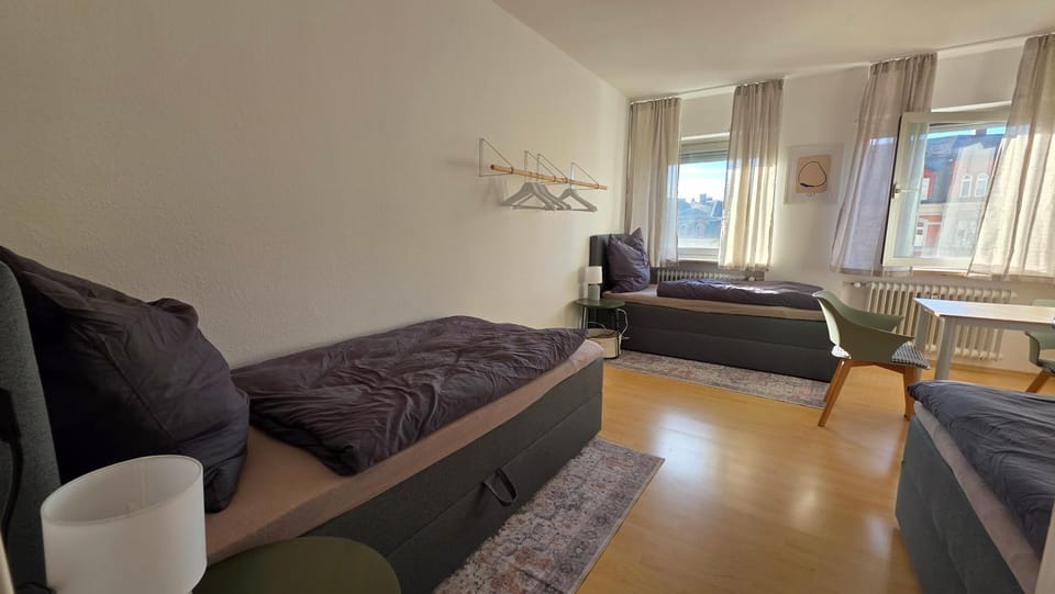 Bed, TV and multimedia, Dining area