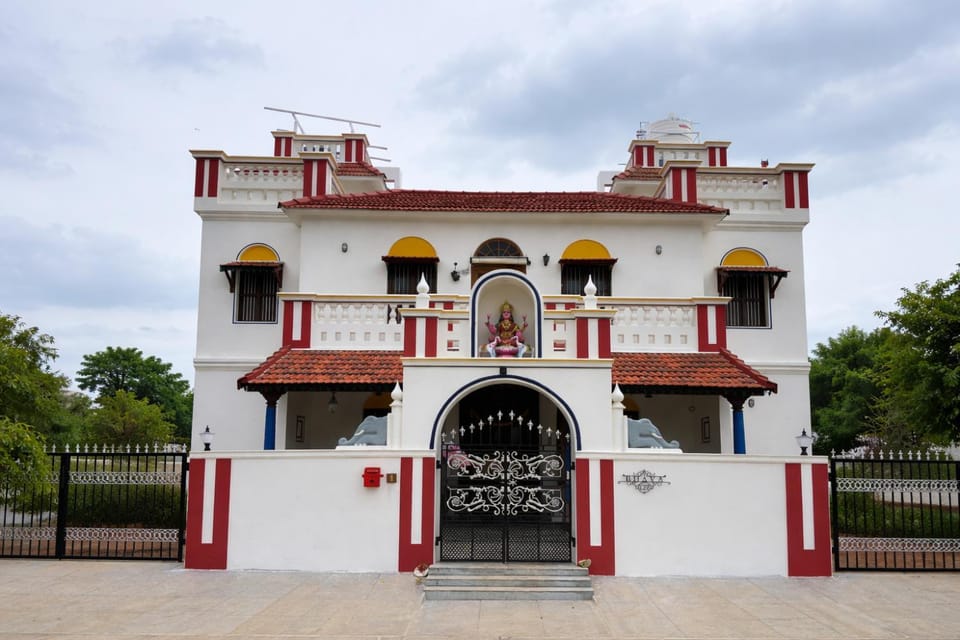 Property building, Facade/entrance, Landmark view