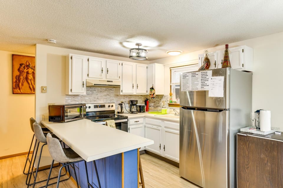 Ski, Swim & Hike! Family Home in Tobyhanna House in Coolbaugh Township