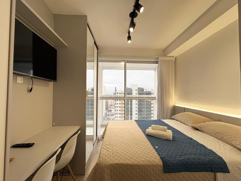 Apartamento incrível com sacada Apartment in Curitiba