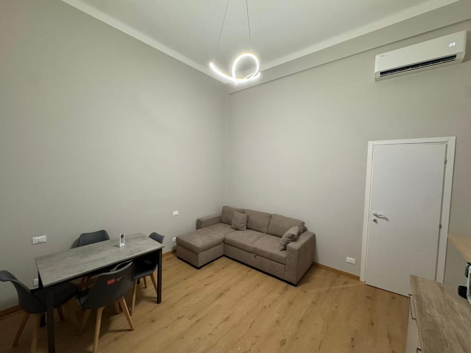 Living room, Seating area, Dining area, air conditioner
