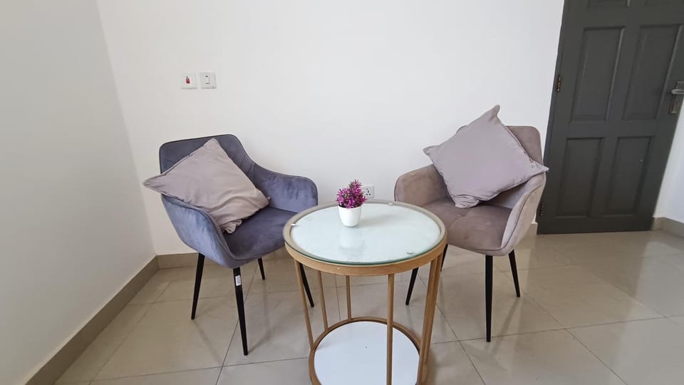 Seating area, Bedroom