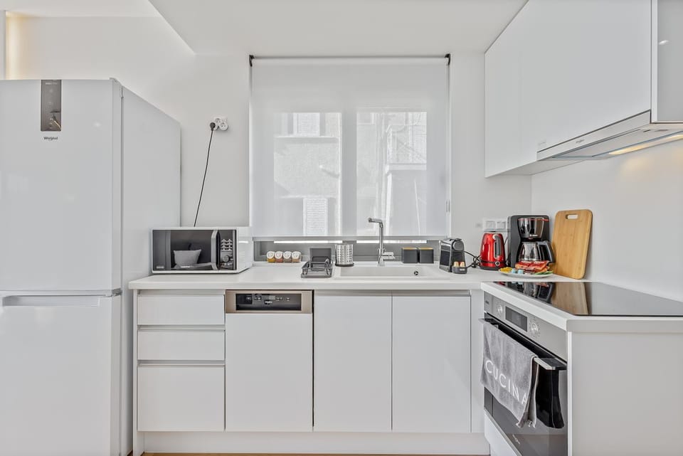 dishwasher, microwave, oven, stove, kitchen