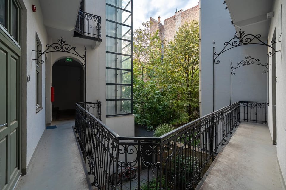 Property building, Off site, Balcony/Terrace, On site
