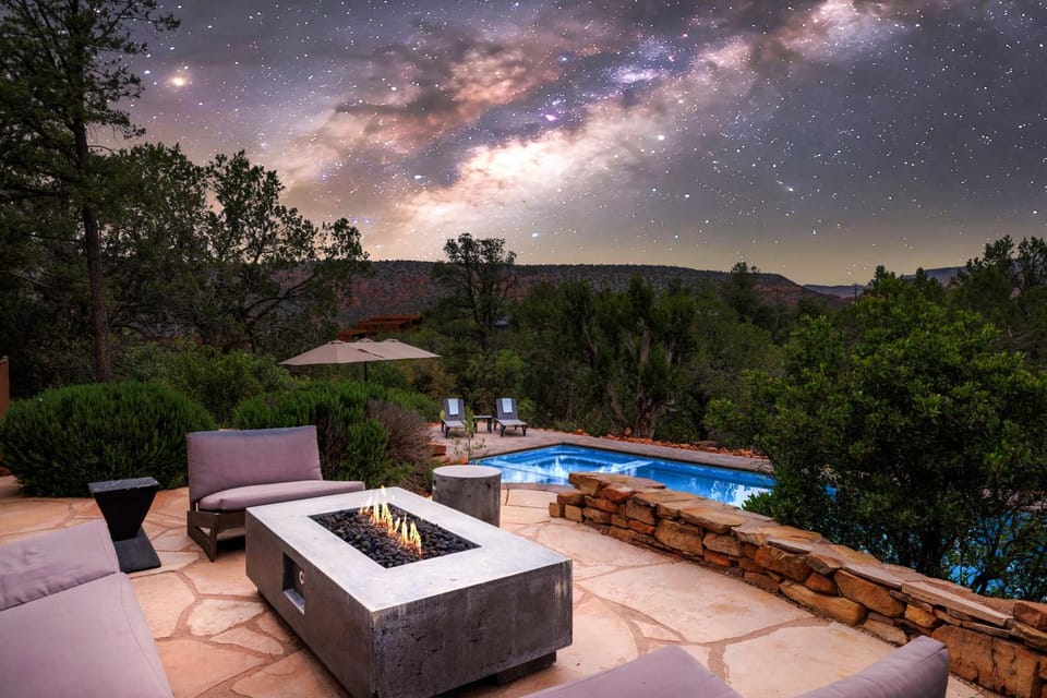 Patio, Mountain view, Pool view, Swimming pool, sunbed