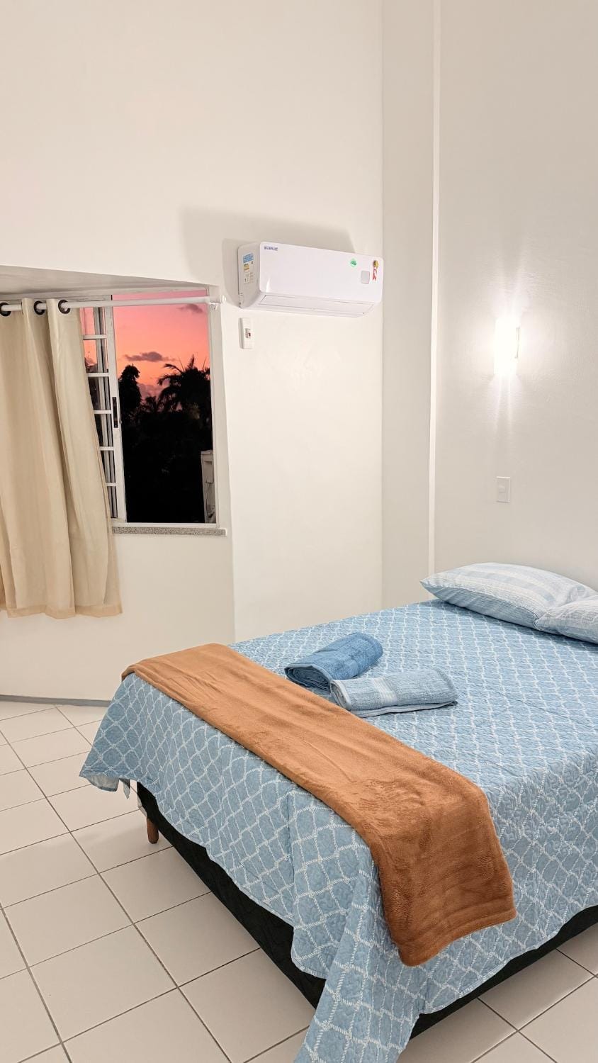 Bed, Bedroom, air conditioner