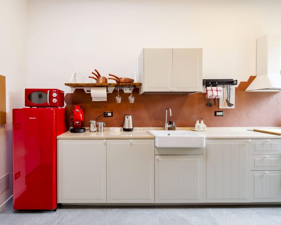Coffee/tea facilities, Kitchen or kitchenette, dishwasher