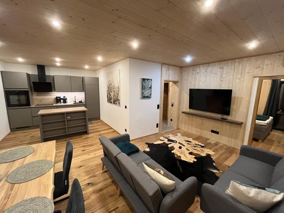 Kitchen or kitchenette, Living room, Seating area, Dining area