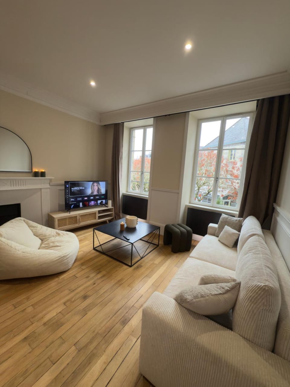 TV and multimedia, Living room, Seating area