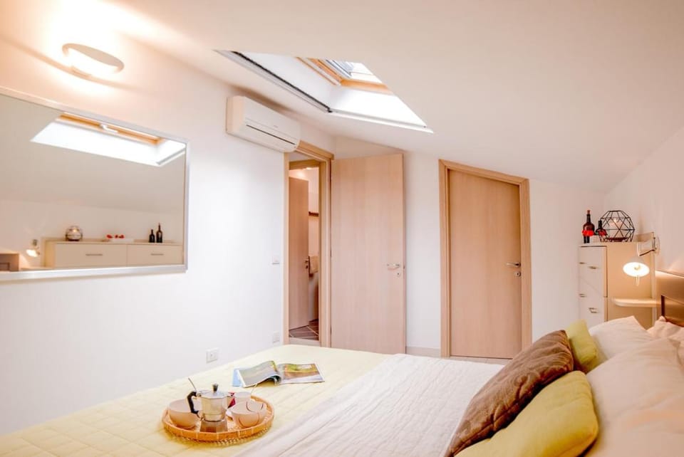 Apartment with terrace SAN FREDIANO AREA -4 people Apartment in Florence