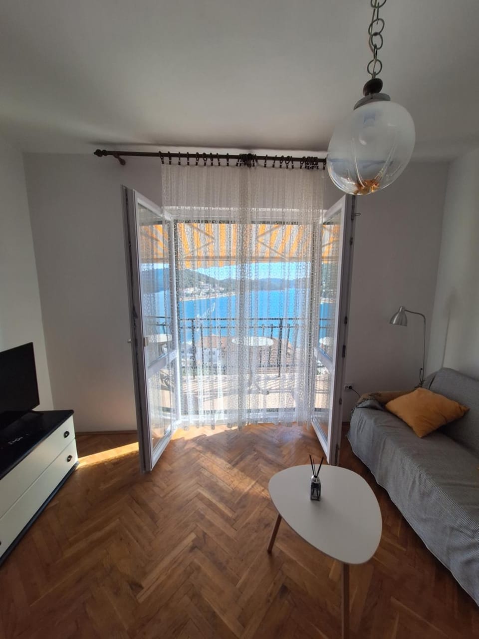TV and multimedia, Living room, Sea view