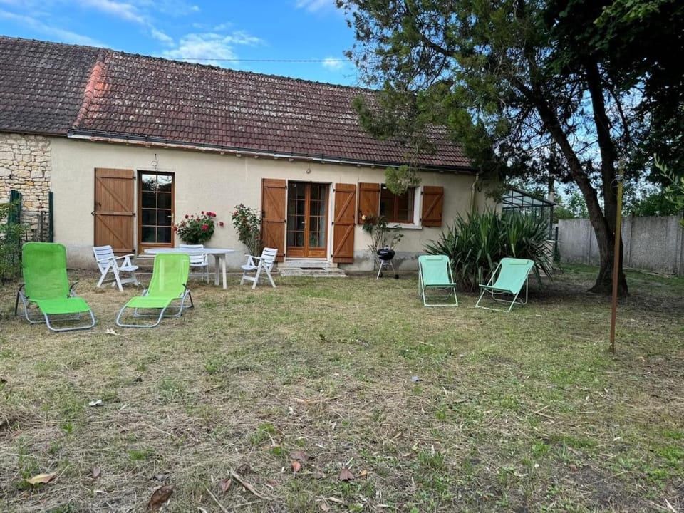 Charmante demeure à 2 pas de la Vienne ! House in Centre-Val de Loire