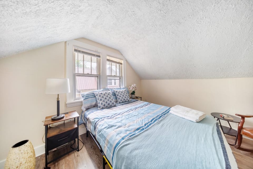 Cuyahoga Falls 3 bedroom 2 bath House in Cuyahoga Falls