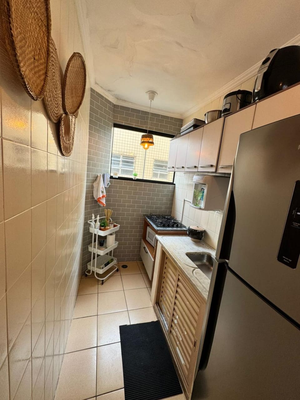 Apartamento pé na areia na Vila Caiçara Wi-Fi e estacionamento Apartment in State of São Paulo