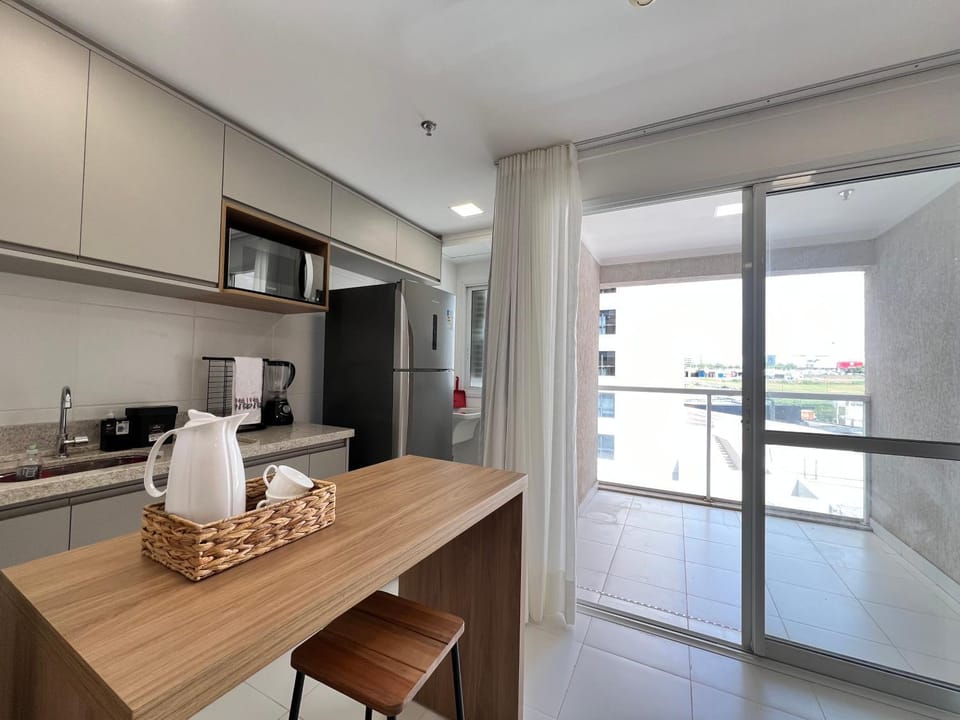 Metropolitan Barcelona próximo ao Flamboyant e Autódromo Ar condicionado no quarto e na sala Piscina e jacuzzi no terraço academia completa restaurantes no térreo vaga privativa Apartment in Goiania