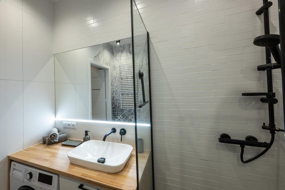 Shower, Bathroom, towels