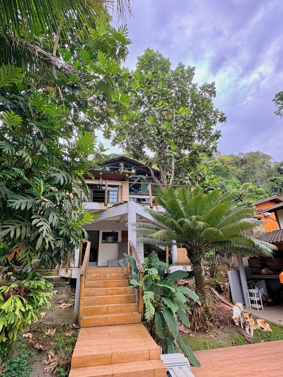 Casa com piscina em maresias 200 metros da praia House in São Sebastião