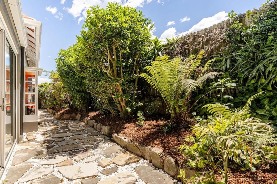 Harbour Bungalow Rose Bay Sydney Villa in Sydney