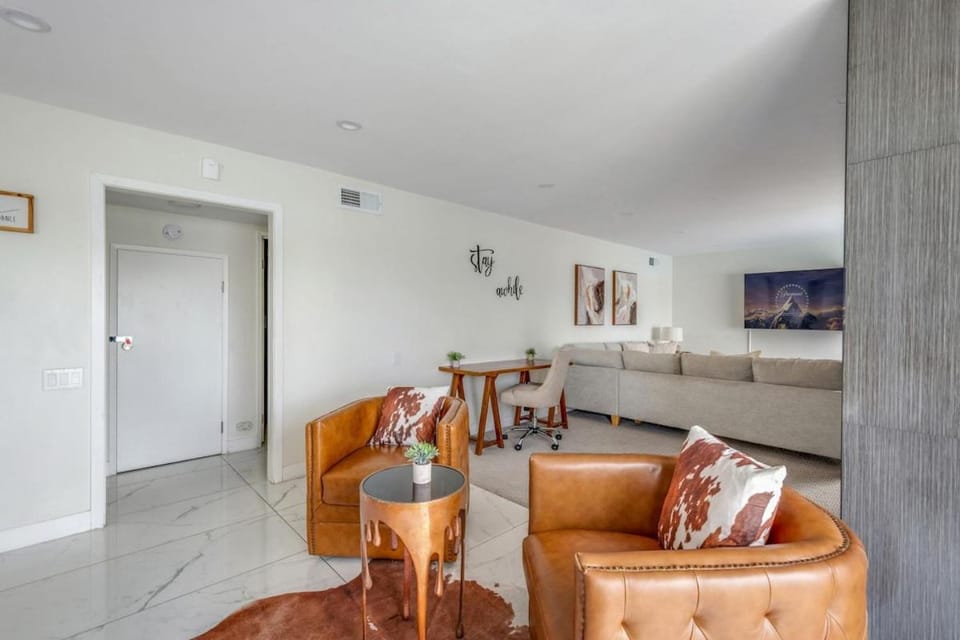 VaCaTiOn Pool FirePit PoolTable CloseToFwy House in Laguna Hills