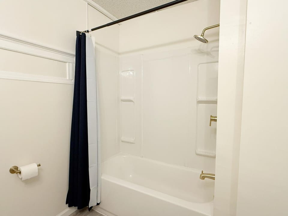 Redbrick Suites - 1BR-1BA Apts near UE Apartment in Evansville