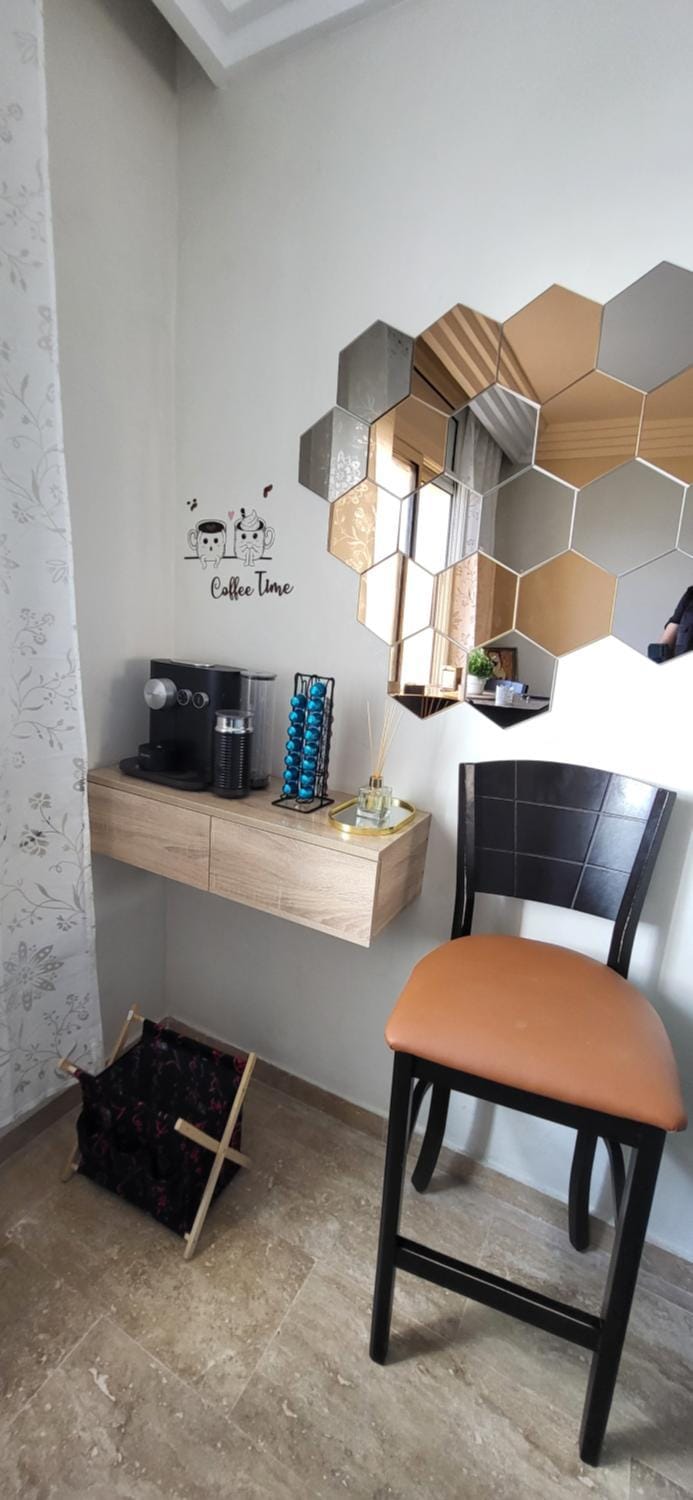 Coffee/tea facilities, minibar