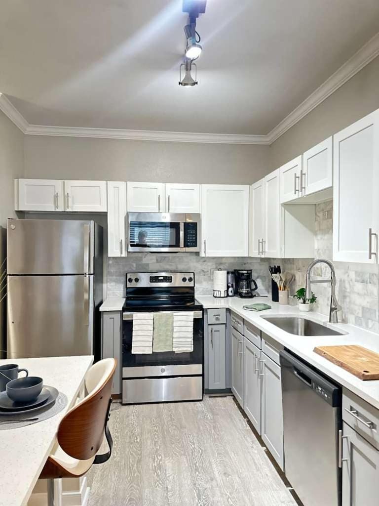 Stylish 1BR Magnolia Getaway Minutes to The Woodlands Apartment in The Woodlands
